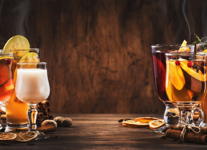 ​Быстрый способ согреться в канун Нового года: рецепты горячих алкогольных напитков